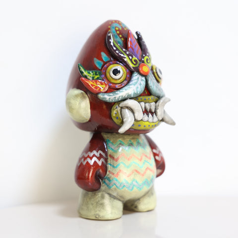 🧿 Ícaro Decorativo “Guardián del Arcoíris” – Figura de Cerámica Pintada a Mano