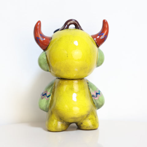🐃 Toro Andino Ceremonial – Figura de Cerámica Pintada a Mano (15 cm)