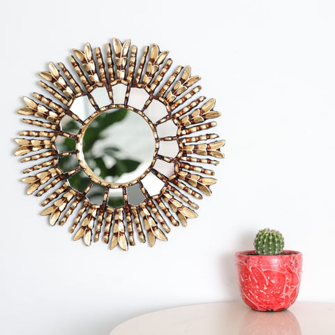 Adorna tu espacio con nuestros espejos de 35 cm estilo cuzqueño, reflejo de la artesanía peruana y símbolo de tradición y elegancia - Espejos Peruanos - Espejos Peruanos - Echo a Mano - Madera Tallada - Espejo Decorativo - Espejo Artesanal