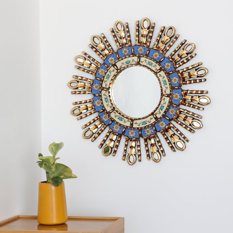 Adorna tu espacio con nuestros espejos de 45 cm estilo cuzqueño, reflejo de la artesanía peruana y símbolo de tradición y elegancia - Espejos Peruanos - Espejos Peruanos - Echo a Mano - Madera Tallada - Espejo Decorativo - Espejo Artesanal