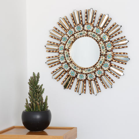 Adorna tu espacio con nuestros espejos de 45 cm estilo cuzqueño, reflejo de la artesanía peruana y símbolo de tradición y elegancia - Espejos Peruanos - Espejos Peruanos - Echo a Mano - Madera Tallada - Espejo Decorativo - Espejo Artesanal