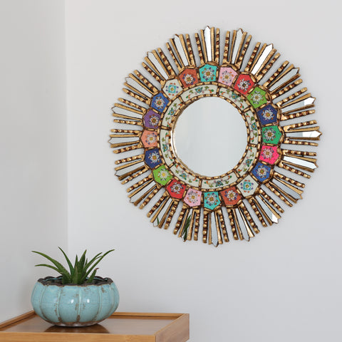 Adorna tu espacio con nuestros espejos de 45 cm estilo cuzqueño, reflejo de la artesanía peruana y símbolo de tradición y elegancia - Espejos Peruanos - Espejos Peruanos - Echo a Mano - Madera Tallada - Espejo Decorativo - Espejo Artesanal