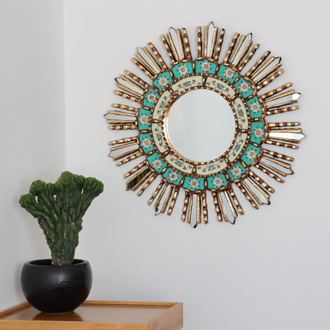 Adorna tu espacio con nuestros espejos de 45 cm estilo cuzqueño, reflejo de la artesanía peruana y símbolo de tradición y elegancia - Espejos Peruanos - Espejos Peruanos - Echo a Mano - Madera Tallada - Espejo Decorativo - Espejo Artesanal