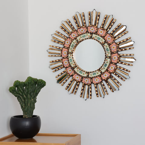 Adorna tu espacio con nuestros espejos de 45 cm estilo cuzqueño, reflejo de la artesanía peruana y símbolo de tradición y elegancia - Espejos Peruanos - Espejos Peruanos - Echo a Mano - Madera Tallada - Espejo Decorativo - Espejo Artesanal