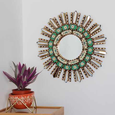 Adorna tu espacio con nuestros espejos de 45 cm estilo cuzqueño, reflejo de la artesanía peruana y símbolo de tradición y elegancia - Espejos Peruanos - Espejos Peruanos - Echo a Mano - Madera Tallada - Espejo Decorativo - Espejo Artesanal