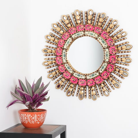 Adorna tu espacio con nuestros espejos de 50 cm estilo cuzqueño, reflejo de la artesanía peruana y símbolo de tradición y elegancia - Espejos Peruanos - Espejos Peruanos - Echo a Mano - Madera Tallada - Espejo Decorativo - Espejo Artesanal
