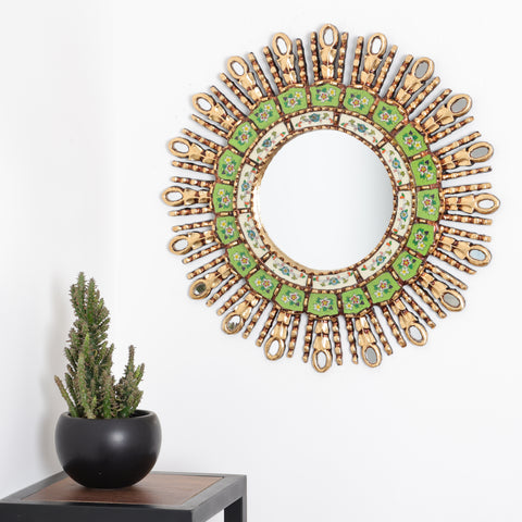 Adorna tu espacio con nuestros espejos de 50 cm estilo cuzqueño, reflejo de la artesanía peruana y símbolo de tradición y elegancia - Espejos Peruanos - Espejos Peruanos - Echo a Mano - Madera Tallada - Espejo Decorativo - Espejo Artesanal