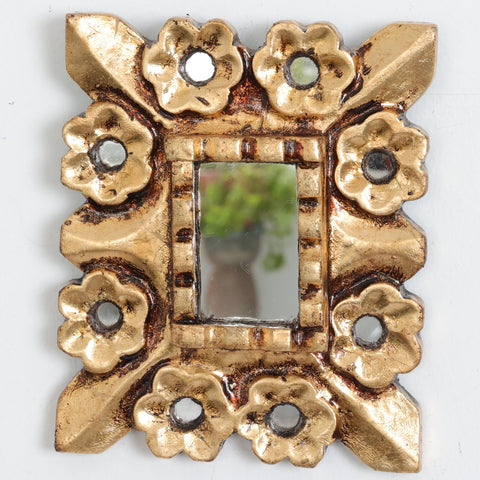 Adorna tu espacio con nuestros espejos de 20 cm estilo cuzqueño, reflejo de la artesanía peruana y símbolo de tradición y elegancia - Espejos Peruanos - Espejos Peruanos - Echo a Mano - Madera Tallada - Espejo Decorativo - Espejo Artesanal