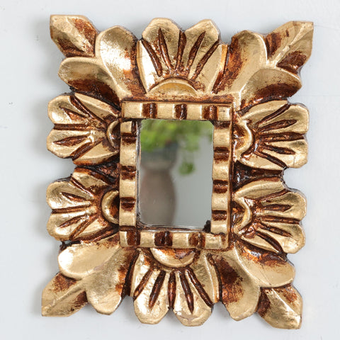 Adorna tu espacio con nuestros espejos de 20 cm estilo cuzqueño, reflejo de la artesanía peruana y símbolo de tradición y elegancia - Espejos Peruanos - Espejos Peruanos - Echo a Mano - Madera Tallada - Espejo Decorativo - Espejo Artesanal