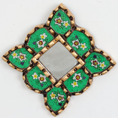 Adorna tu espacio con nuestros espejos de 20 cm estilo cuzqueño y cajamarquino, reflejo de la artesanía peruana y símbolo de tradición y elegancia - Espejos Peruanos - Espejos Peruanos - Echo a Mano - Madera Tallada - Espejo Decorativo - Espejo Artesanal