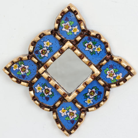 Adorna tu espacio con nuestros espejos de 20 cm estilo cuzqueño y cajamarquino, reflejo de la artesanía peruana y símbolo de tradición y elegancia - Espejos Peruanos - Espejos Peruanos - Echo a Mano - Madera Tallada - Espejo Decorativo - Espejo Artesanal