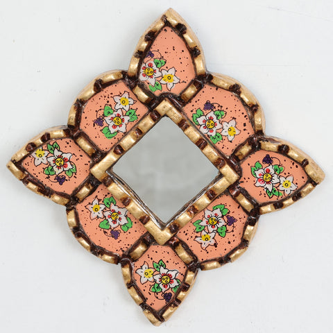 Adorna tu espacio con nuestros espejos de 20 cm estilo cuzqueño y cajamarquino, reflejo de la artesanía peruana y símbolo de tradición y elegancia - Espejos Peruanos - Espejos Peruanos - Echo a Mano - Madera Tallada - Espejo Decorativo - Espejo Artesanal