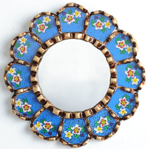Adorna tu espacio con nuestros espejos de 20 cm estilo cuzqueño y cajamarquino, reflejo de la artesanía peruana y símbolo de tradición y elegancia - Espejos Peruanos - Espejos Peruanos - Echo a Mano - Madera Tallada - Espejo Decorativo - Espejo Artesanal