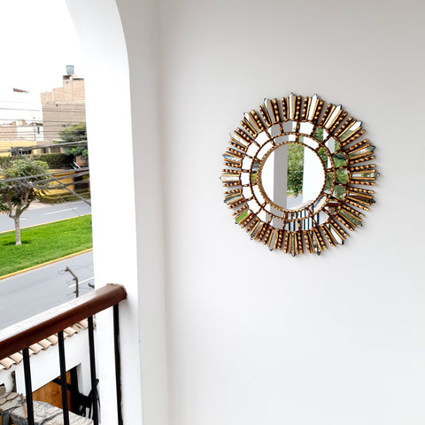 Adorna tu espacio con nuestros espejos de 50 cm estilo cuzqueño, reflejo de la artesanía peruana y símbolo de tradición y elegancia - Espejos Peruanos - Espejos Peruanos - Echo a Mano - Madera Tallada - Espejo Decorativo - Espejo Artesanal
