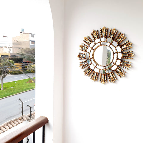 Adorna tu espacio con nuestros espejos de 45 cm estilo cuzqueño, reflejo de la artesanía peruana y símbolo de tradición y elegancia - Espejos Peruanos - Espejos Peruanos - Echo a Mano - Madera Tallada - Espejo Decorativo - Espejo Artesanal