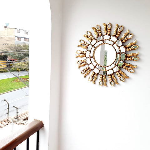 Embellece tu espacio con nuestros espejos de 45 cm estilo cuzqueño, reflejo de la artesanía peruana y símbolo de tradición y elegancia - Espejos Peruanos - Espejos Peruanos - Echo a Mano - Madera Tallada - Espejo Decorativo - Espejo Artesanal