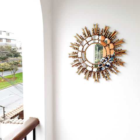 Adorna tu espacio con nuestros espejos de 45 cm estilo cuzqueño, reflejo de la artesanía peruana y símbolo de tradición y elegancia - Espejos Peruanos - Espejos Peruanos - Echo a Mano - Madera Tallada - Espejo Decorativo - Espejo Artesanal