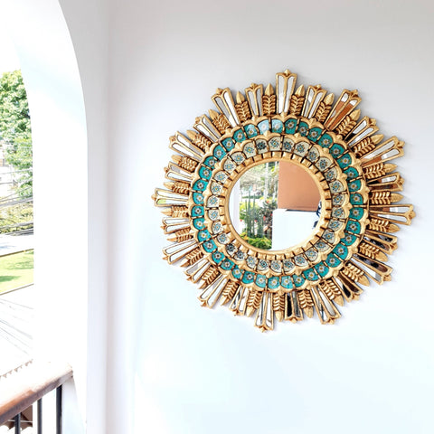 Adorna tu espacio con nuestros espejos de 80 cm estilo cuzqueño, reflejo de la artesanía peruana y símbolo de tradición y elegancia - Espejos Peruanos - Espejos Peruanos - Echo a Mano - Madera Tallada - Espejo Decorativo - Espejo Artesanal