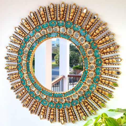 Embellece tu espacio con nuestros espejos de 80 cm estilo cuzqueño, reflejo de la artesanía peruana y símbolo de tradición y elegancia - Espejos Peruanos - Peruvian Mirrors - Echo a Mano - Madera Tallada - Espejo Decorativo - Espejo Artesanal