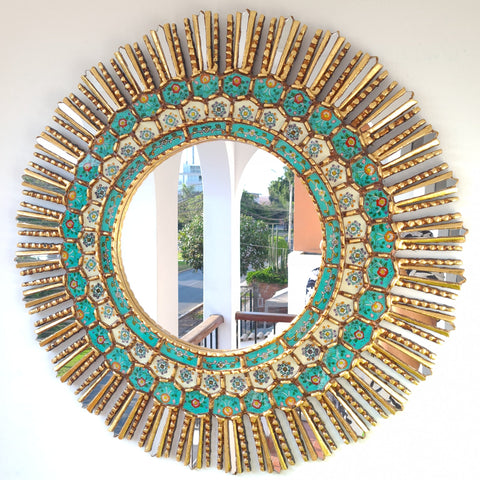 Embellece tu espacio con nuestros espejos de 80 cm estilo cuzqueño, reflejo de la artesanía peruana y símbolo de tradición y elegancia - Espejos Peruanos - Peruvian Mirrors - Echo a Mano - Madera Tallada - Espejo Decorativo - Espejo Artesanal