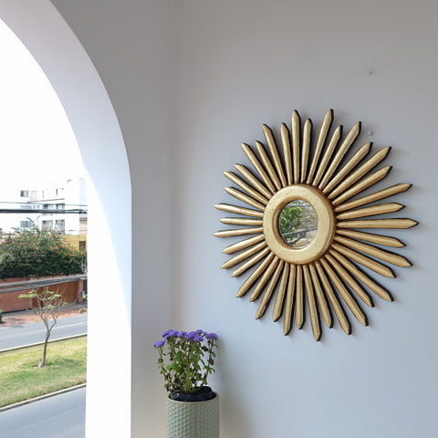 Adorna tu espacio con nuestros espejos de 50 cm estilo cuzqueño, reflejo de la artesanía peruana y símbolo de tradición y elegancia - Espejos Peruanos - Espejos Peruanos - Echo a Mano - Madera Tallada - Espejo Decorativo - Espejo Artesanal
