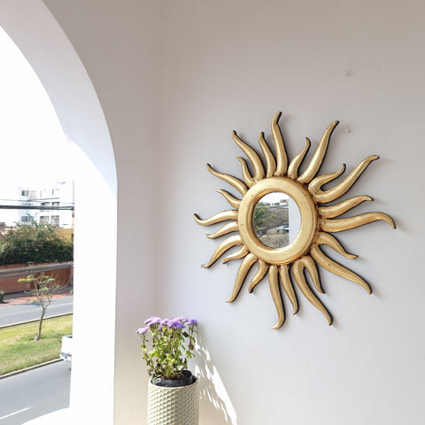 Adorna tu espacio con nuestros espejos de 50 cm estilo cuzqueño, reflejo de la artesanía peruana y símbolo de tradición y elegancia - Espejos Peruanos - Espejos Peruanos - Echo a Mano - Madera Tallada - Espejo Decorativo - Espejo Artesanal