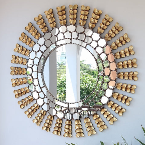 Embellece tu espacio con nuestros espejos de 80 cm estilo cuzqueño, reflejo de la artesanía peruana y símbolo de tradición y elegancia - Espejos Peruanos - Peruvian Mirrors - Echo a Mano - Madera Tallada - Espejo Decorativo - Espejo Artesanal