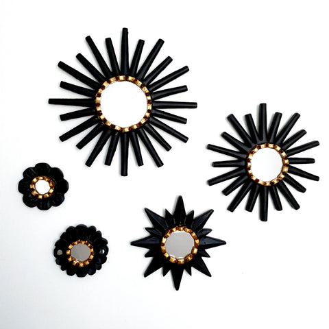 Hermosa composición de espejos decorativos artesanales cuzqueños, ideales para embellecer tu hogar con estilo único. Espejos Artesanales laminados en pan de Oro-Espejos Decorativos-Espejos Peruanos-Espejos Cuzqueños-Peruvian Mirrors-Espejos de Madera
