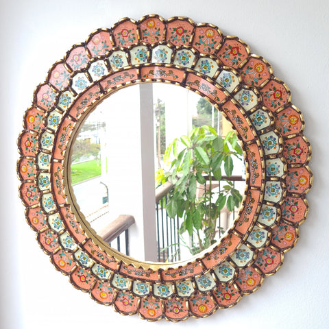 Embellece tu espacio con nuestros espejos de 60 cm estilo cuzqueño y cajamarquino, reflejo de la artesanía peruana y símbolo de tradición y elegancia - Espejos Peruanos - Peruvian Mirrors - Echo a Mano - Madera Tallada - Espejo Decorativo - Artesanal