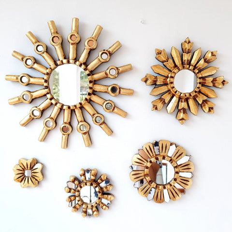 Hermosa composición de espejos decorativos artesanales cuzqueños, ideales para embellecer tu hogar con estilo único. Espejos Artesanales laminados en pan de Oro-Espejos Decorativos-Espejos Peruanos-Espejos Cuzqueños-Peruvian Mirrors-Espejos de Madera