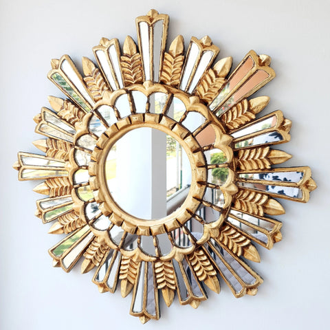 Adorna tu espacio con nuestros espejos de 60 cm estilo cuzqueño, reflejo de la artesanía peruana y símbolo de tradición y elegancia - Espejos Peruanos - Espejos Peruanos - Echo a Mano - Madera Tallada - Espejo Decorativo - Espejo Artesanal
