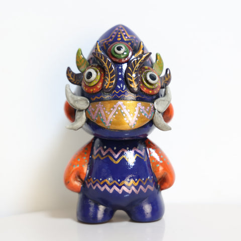 👁️ Ícaro Decorativo “Vigilante Estelar” – Figura de Cerámica Pintada a Mano (15 cm)