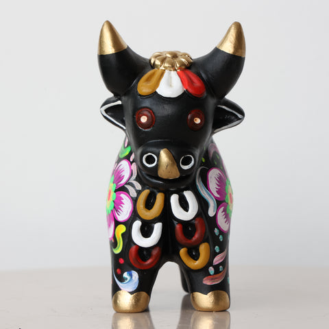 Toro de Pucará 13 cm – Cerámica Artesanal Peruana Decorativa Hecha a Mano