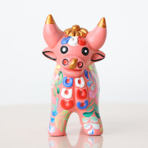 Toro de Pucará 10 cm – Cerámica Artesanal Peruana Decorativa Pintada a Mano