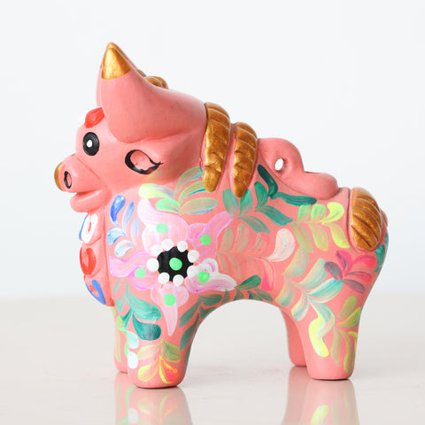 Toro de Pucará 10 cm – Cerámica Artesanal Peruana Decorativa Pintada a Mano