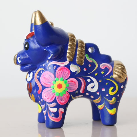 Toro de Pucará 10 cm – Cerámica Artesanal Peruana Decorativa Pintada a Mano