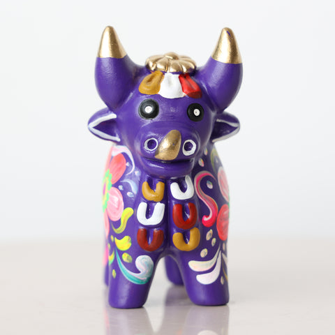 Toro de Pucará 10 cm – Cerámica Artesanal Peruana Decorativa Pintada a Mano