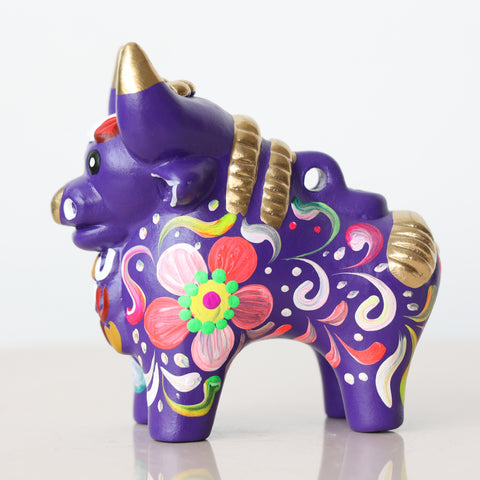 Toro de Pucará 10 cm – Cerámica Artesanal Peruana Decorativa Pintada a Mano