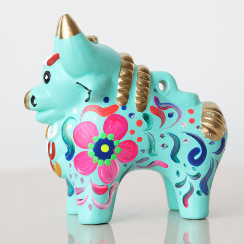 Toro de Pucará 10 cm – Cerámica Artesanal Peruana Decorativa Pintada a Mano