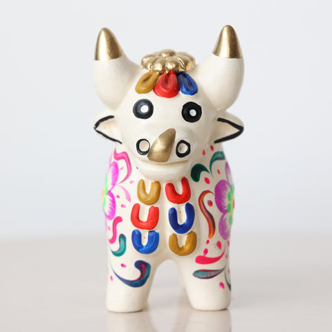 Toro de Pucará 10 cm – Cerámica Artesanal Peruana Decorativa Pintada a Mano