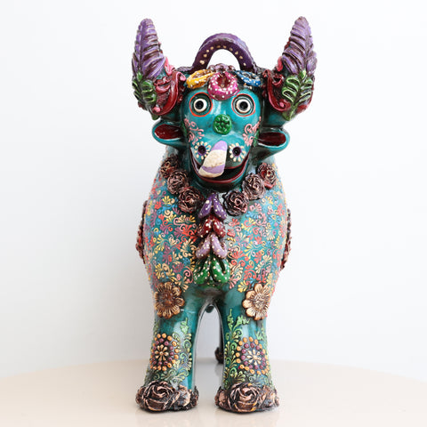 🐂 Toro de Pucará Premium Turquesa y Lila 31 cm – Cerámica Artesanal Peruana Decorativa de Lujo