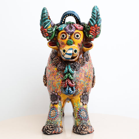 🐂 Toro de Pucará Premium Mostaza Dorado 31 cm – Cerámica Artesanal Peruana Decorativa de Lujo