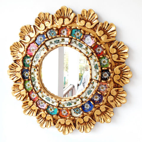 Embellece tu espacio con nuestros espejos de 40 cm estilo cuzqueño, reflejo de la artesanía peruana y símbolo de tradición y elegancia - Espejos Peruanos - Peruvian Mirrors - Echo a Mano - Madera Tallada - Espejo Decorativo - Espejo Artesanal