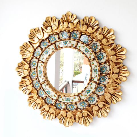 Embellece tu espacio con nuestros espejos de 40 cm estilo cuzqueño, reflejo de la artesanía peruana y símbolo de tradición y elegancia - Espejos Peruanos - Peruvian Mirrors - Echo a Mano - Madera Tallada - Espejo Decorativo - Espejo Artesanal