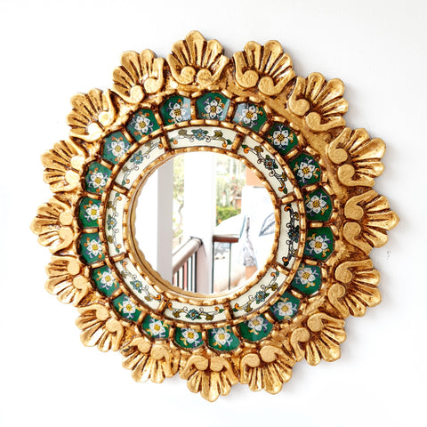 Embellece tu espacio con nuestros espejos de 40 cm estilo cuzqueño, reflejo de la artesanía peruana y símbolo de tradición y elegancia - Espejos Peruanos - Peruvian Mirrors - Echo a Mano - Madera Tallada - Espejo Decorativo - Espejo Artesanal