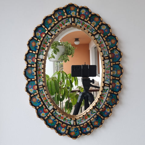 Embellece tu espacio con nuestros espejos de 45 cm estilo cuzqueño y cajamarquino, reflejo de la artesanía peruana y símbolo de tradición y elegancia - Espejos Peruanos - Peruvian Mirrors - Echo a Mano - Madera Tallada - Espejo Decorativo - Artesanal