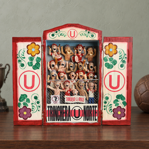 ⚽🏆 Retablo Andino Hinchada Crema de la “U” de 35.5 × 40.5 cm 🏆⚽