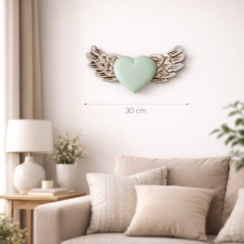 ✨ Alas Lovely Plateadas con Corazón Verde Menta 30 cm – Madera Tallada