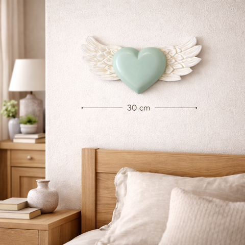 ✨ Alas Lovely Blancas con Corazón Verde Menta 30 cm – Madera Tallada
