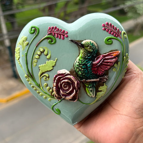 💚 Corazón Cusqueño con Colibrí en Alto Relieve 13 cm | Artesanía Peruana Hecha a Mano